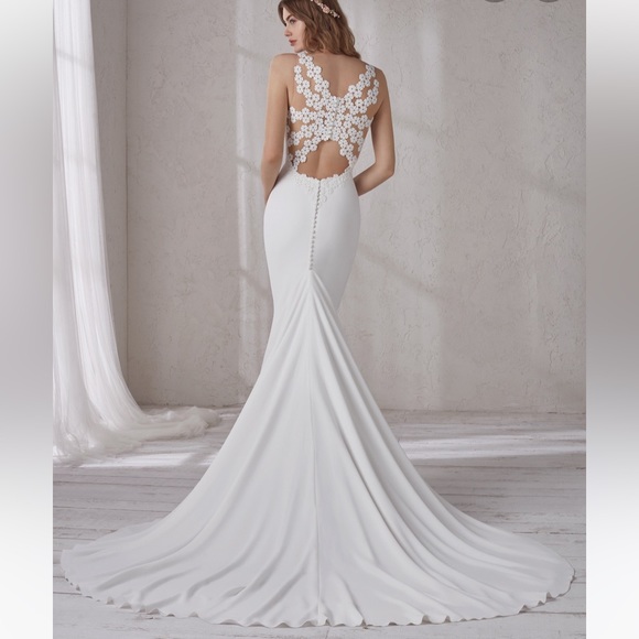 Pronovias Dresses & Skirts - Pronovias Manon Wedding Dress Size 12 – Floral Back, V-Neck, Train